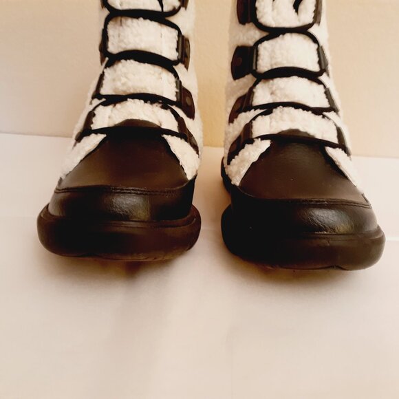 Sorel Faux Shearing Winter Boots - Picture 9 of 13